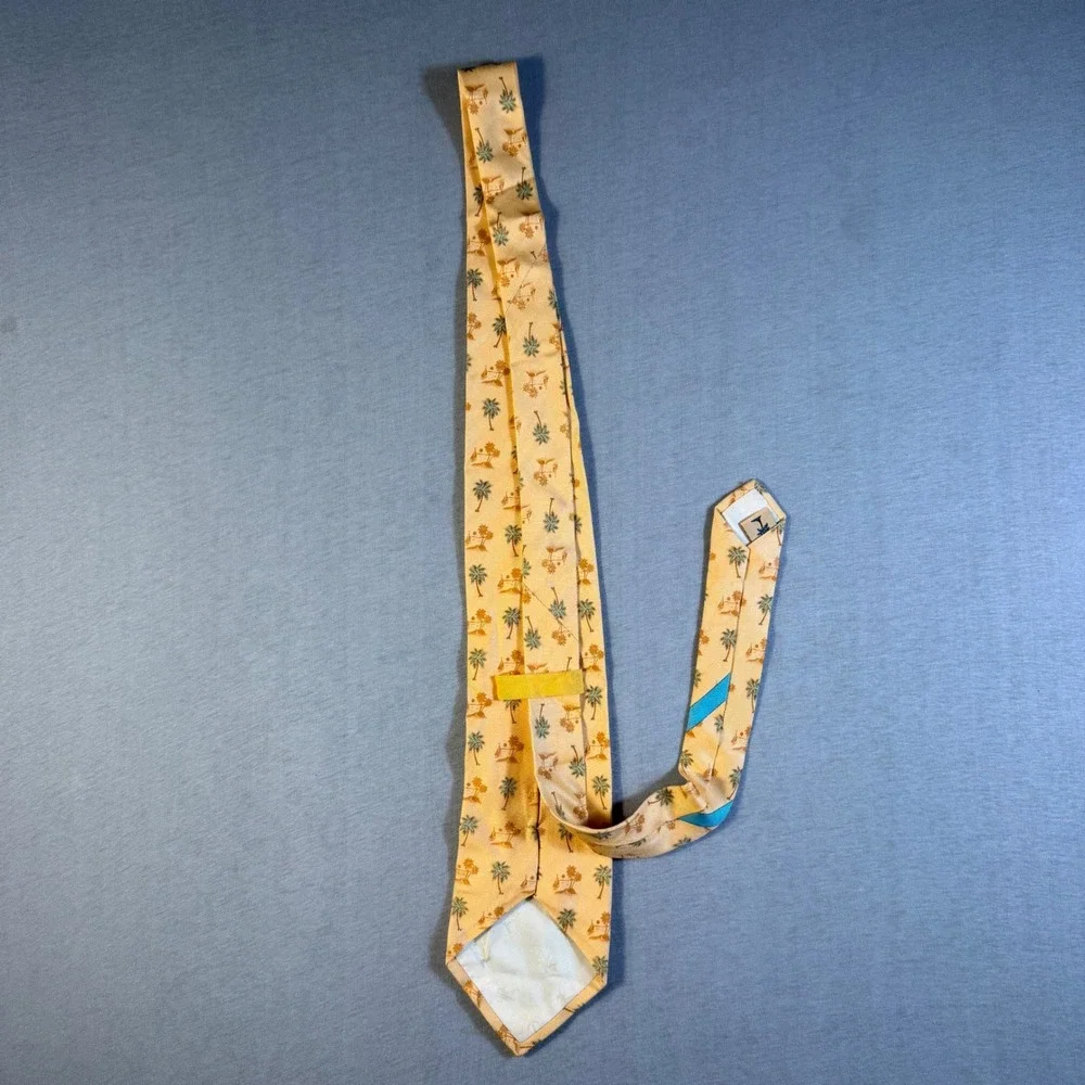 Tommy Bahama Mens Silk Necktie Yellow Palm Tree Tropical Beach Island Print Tie